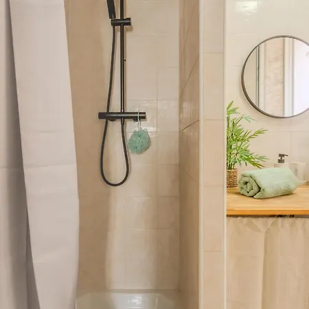 Апартаменты Brise De Sauge 1br Cosy Clim, Proche Palais